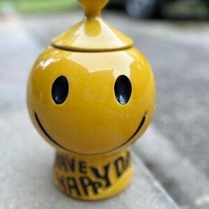 1970’s Vintage McCoy Have A Nice Day Smiley face  Cookie jar. Made In USA